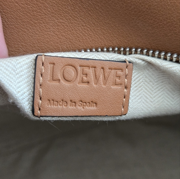 Loewe Puzzle Bag - Medium In Tan - Picture 11 of 16